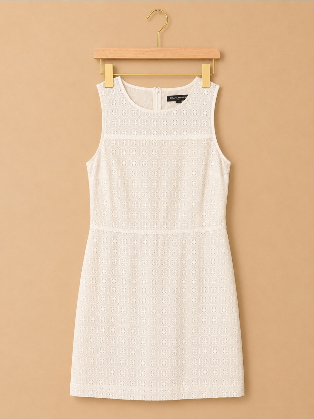 Banana Republic White Eyelet Mini Dress cotton , color intact, great condition ✨